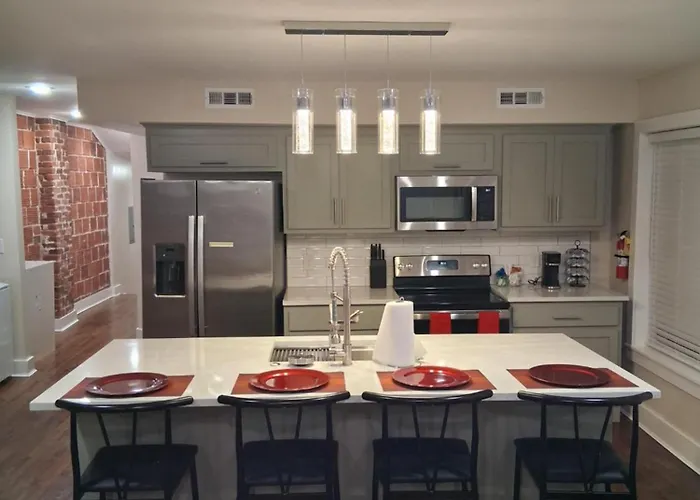 Kid Friendly 2br Upstairs Near Downtown Apartment Tulsa