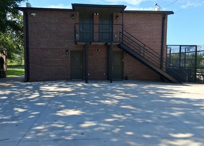 Apartment Kid Friendly 2br Upstairs Near Downtown *