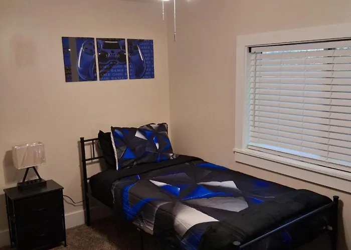 Apartment Kid Friendly 2br Upstairs Near Downtown *